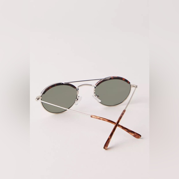 Free People Retro Bohemian Bradley Tortoise Round Aviator Sunglasses - Picture 7 of 9